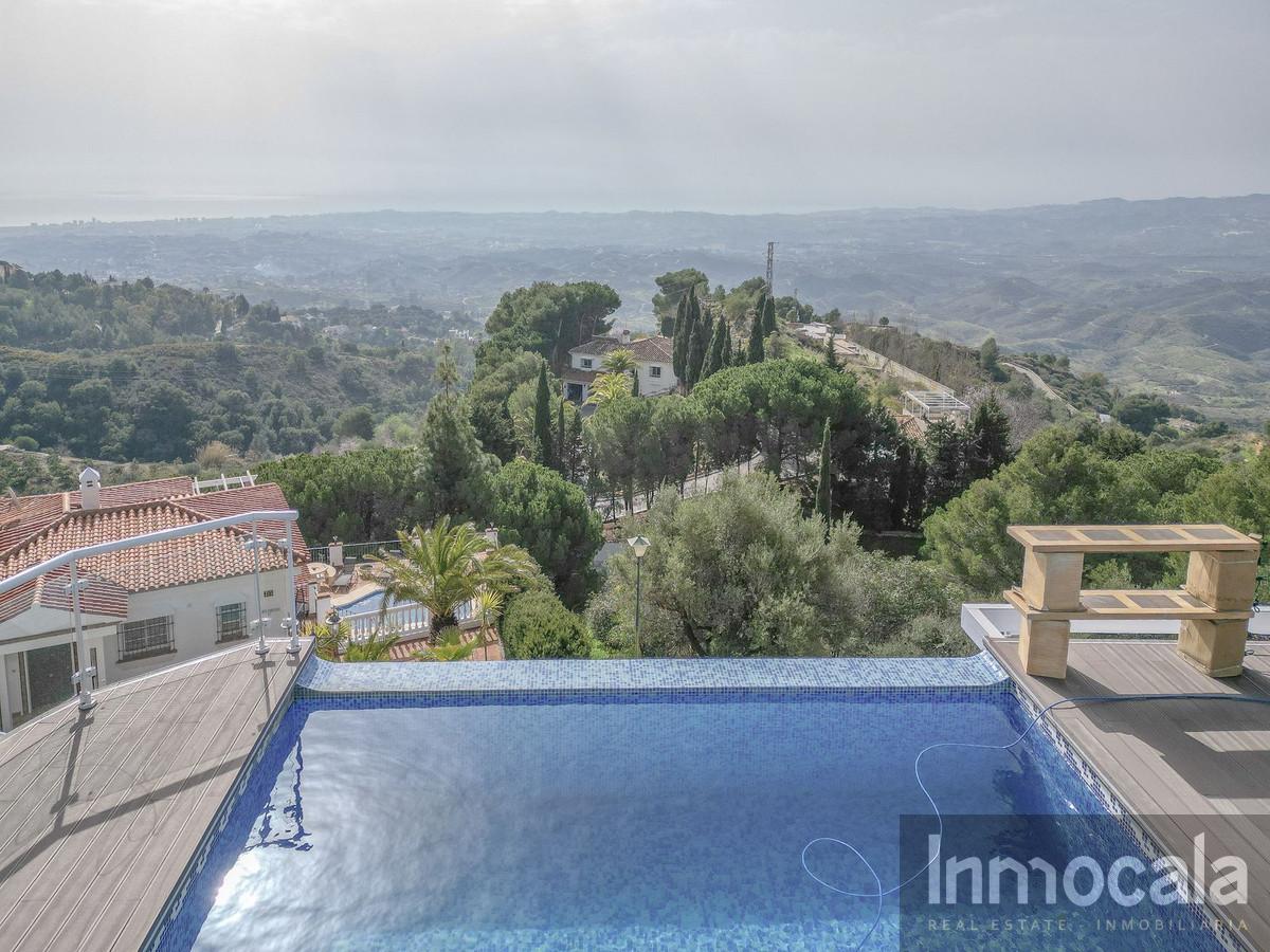 For sale of villa in Mijas