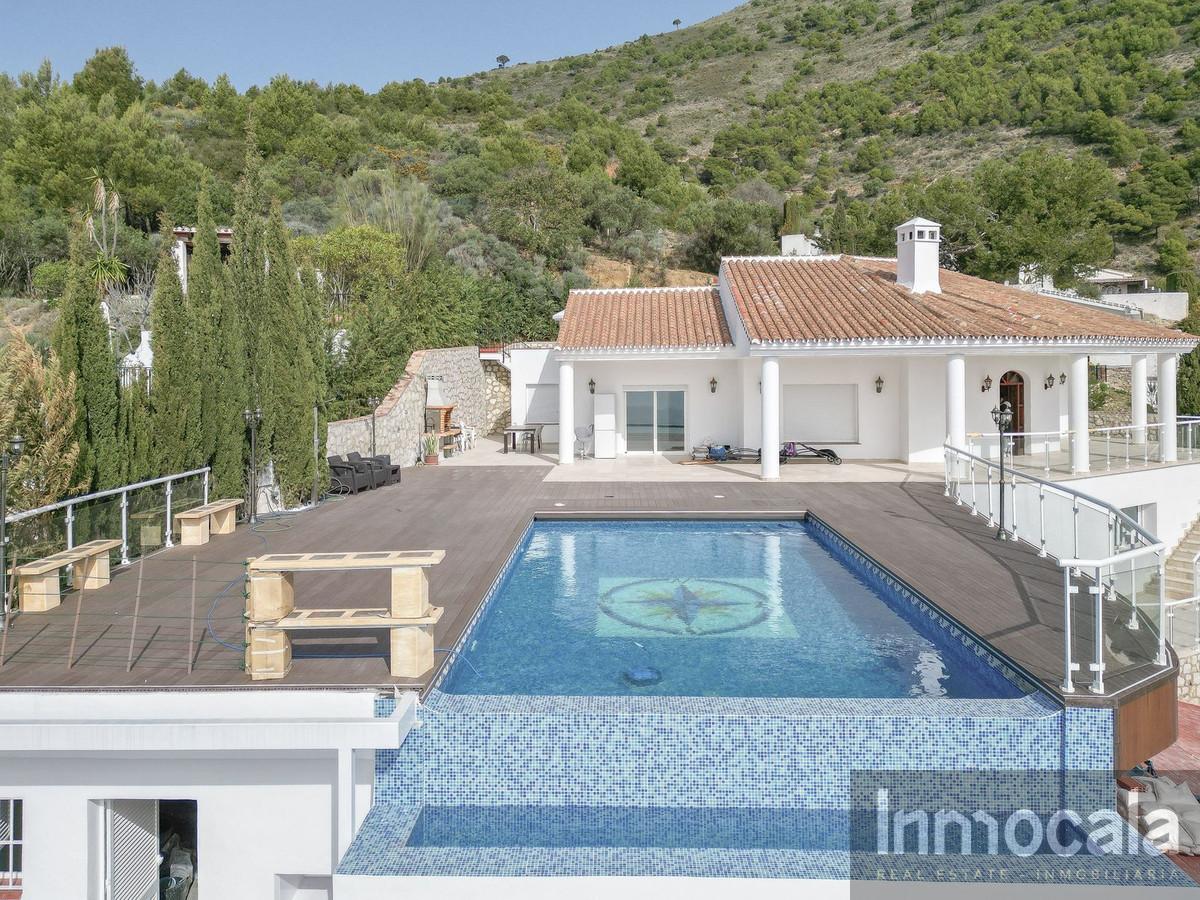 For sale of villa in Mijas