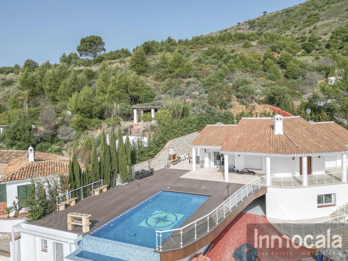 For sale of villa in Mijas