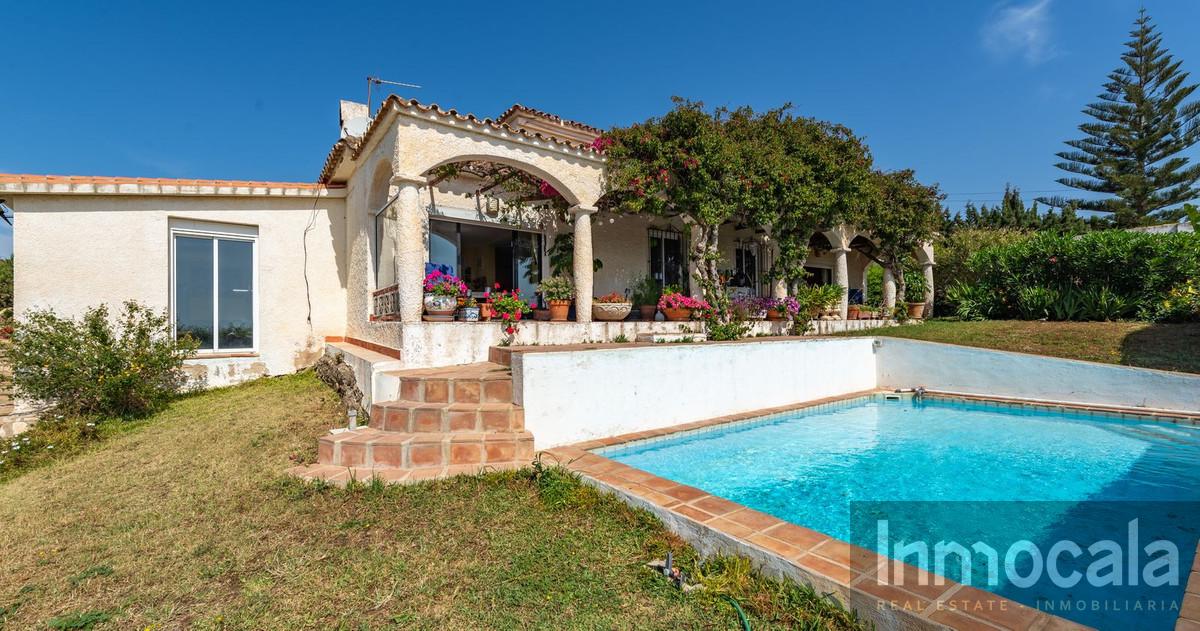 For sale of villa in Mijas Costa
