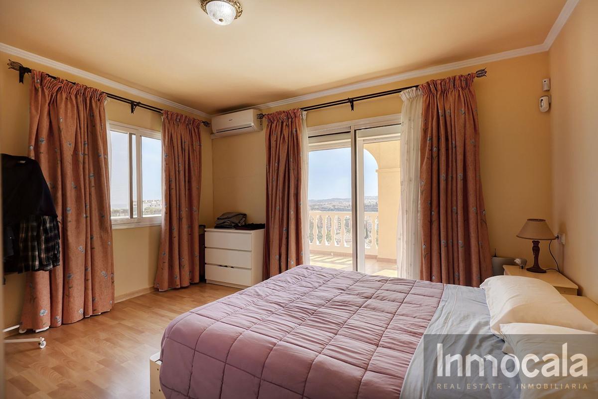 For sale of villa in Fuengirola
