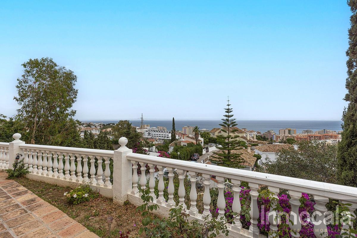 For sale of villa in Fuengirola