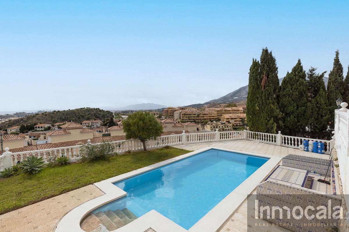 For sale of villa in Fuengirola