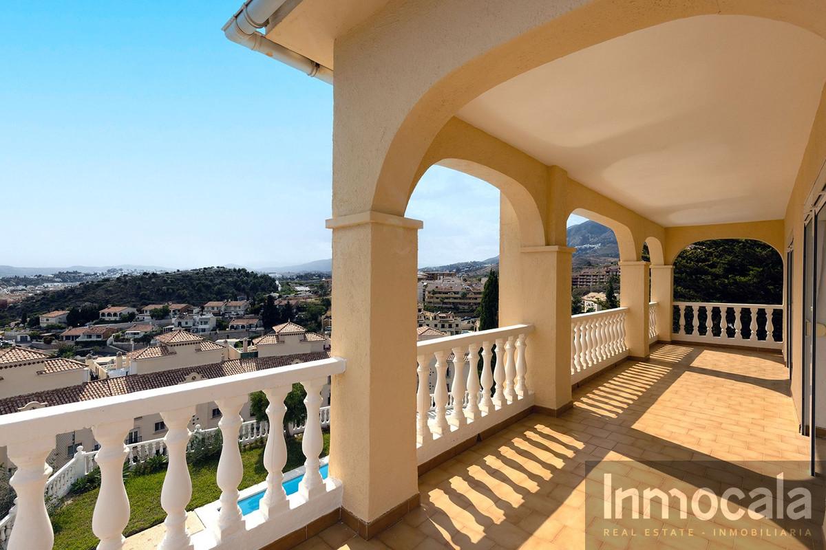 For sale of villa in Fuengirola