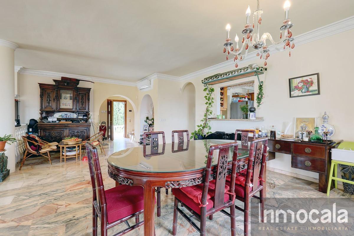 For sale of villa in Fuengirola