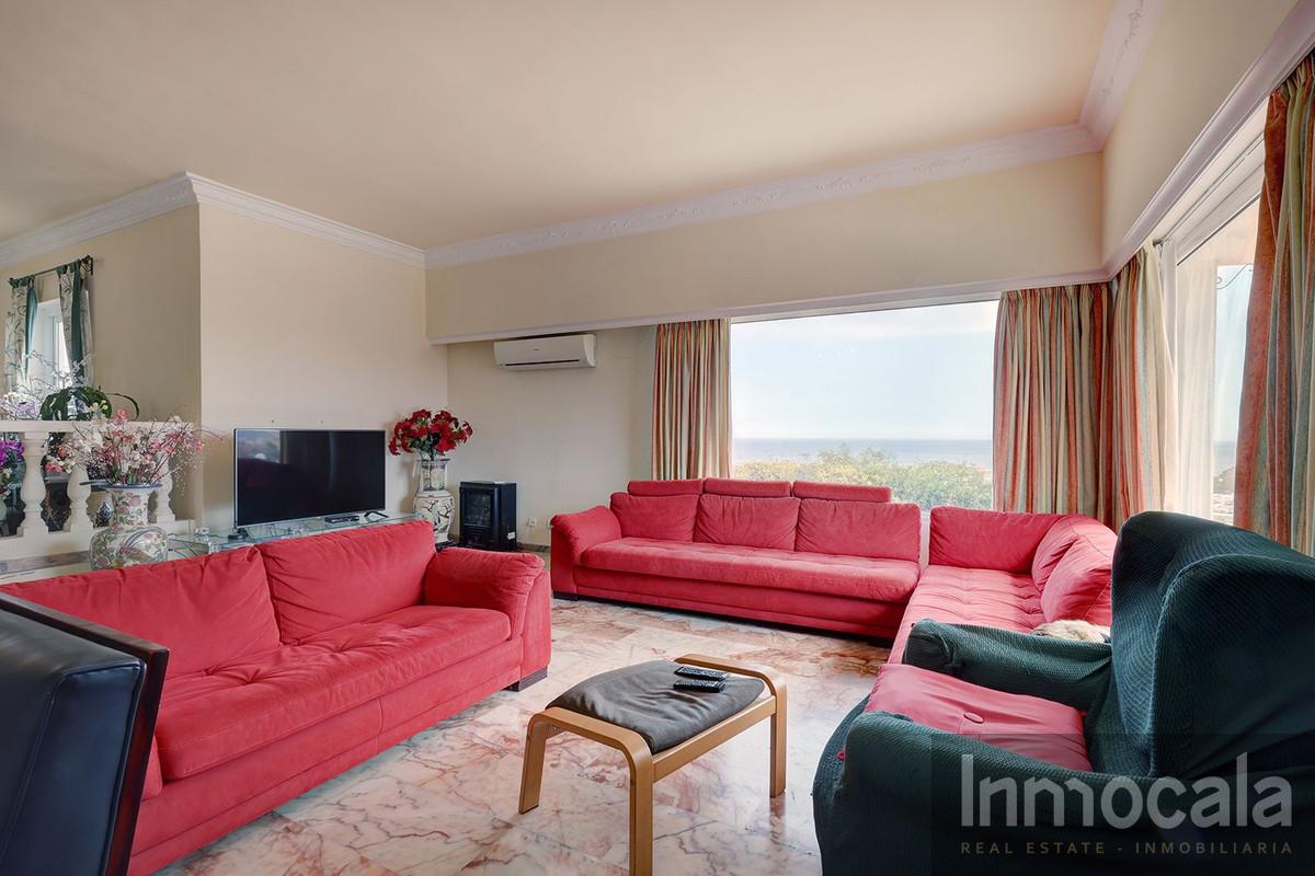 For sale of villa in Fuengirola