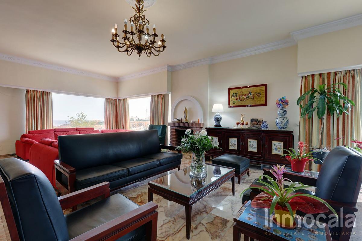 For sale of villa in Fuengirola