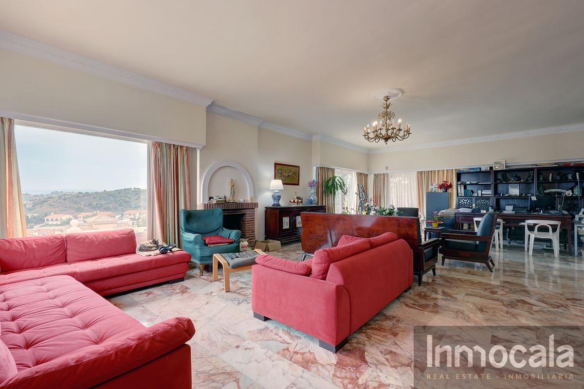 For sale of villa in Fuengirola