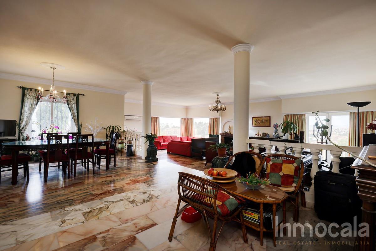 For sale of villa in Fuengirola