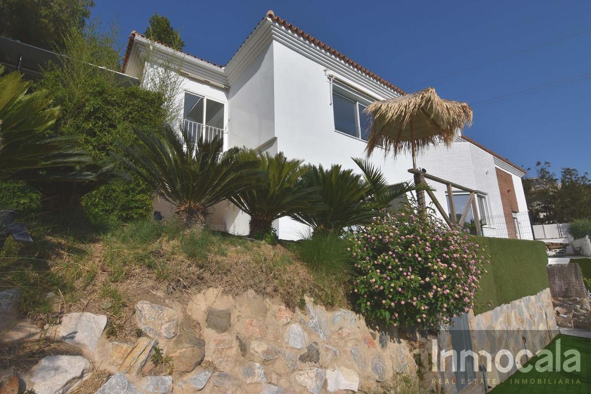 For sale of villa in Fuengirola