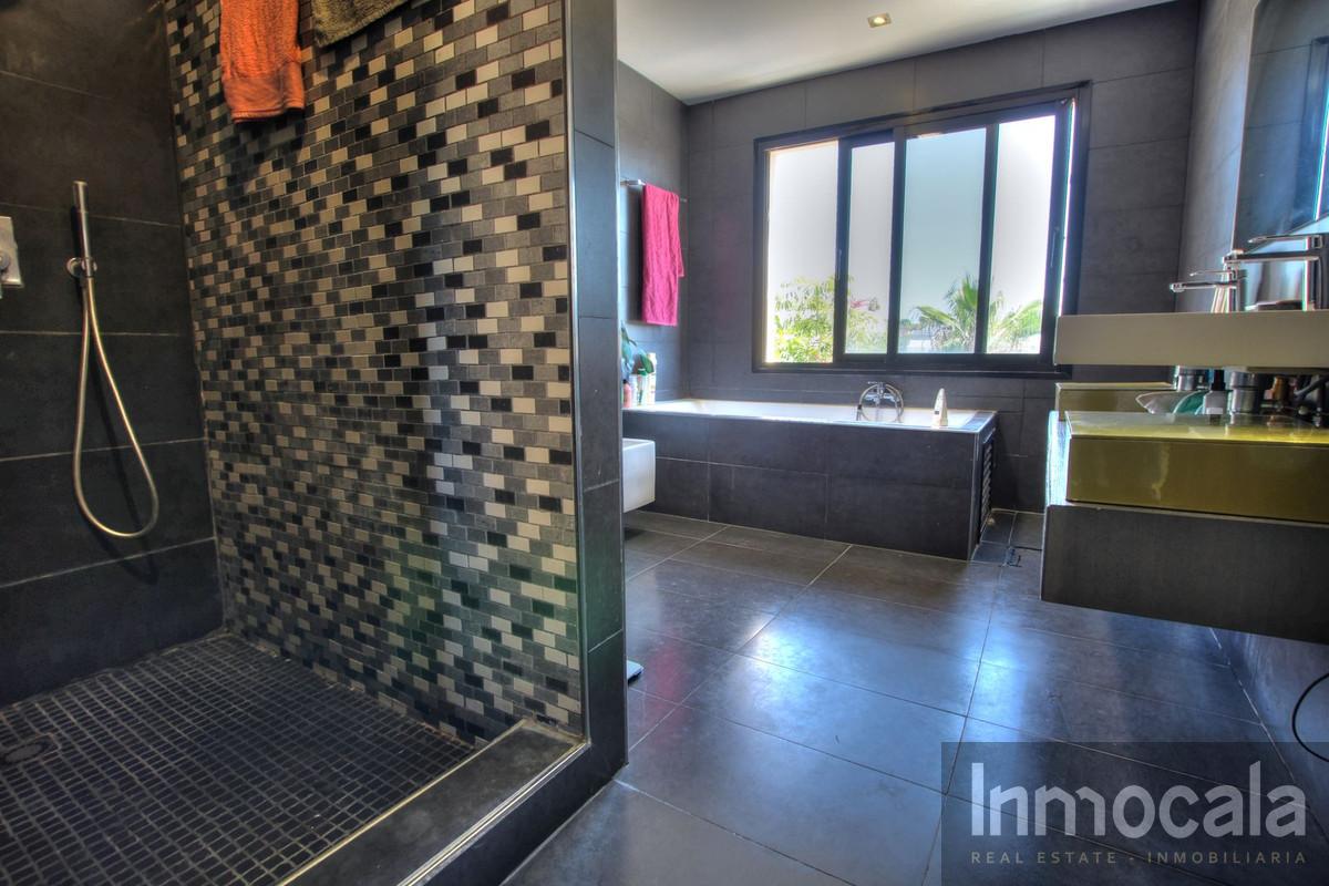 For sale of villa in Mijas Costa