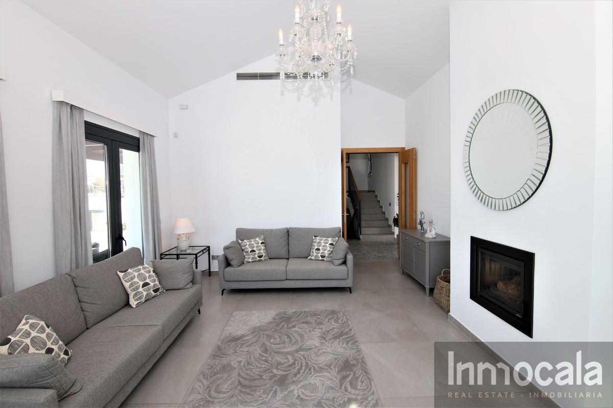 For sale of villa in Mijas