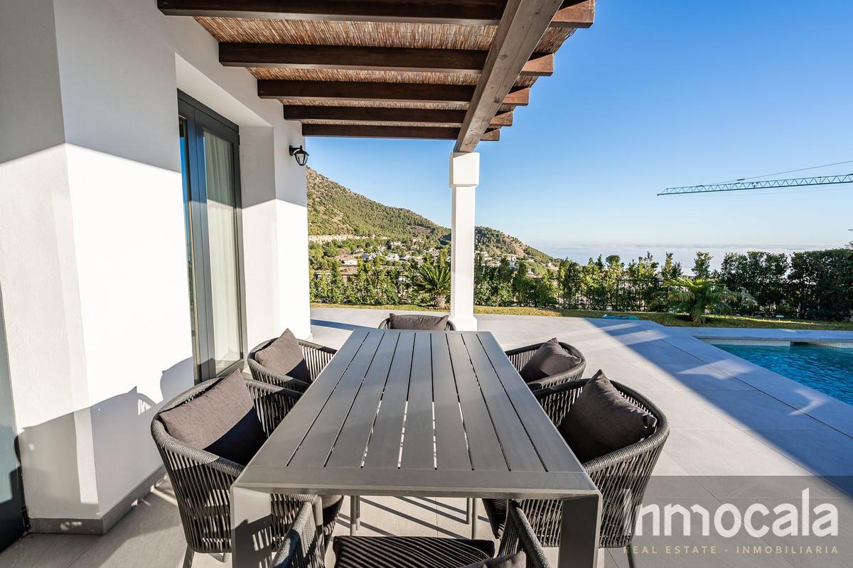 For sale of villa in Mijas