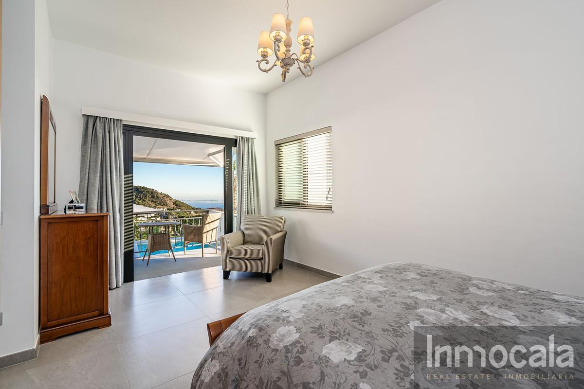 For sale of villa in Mijas