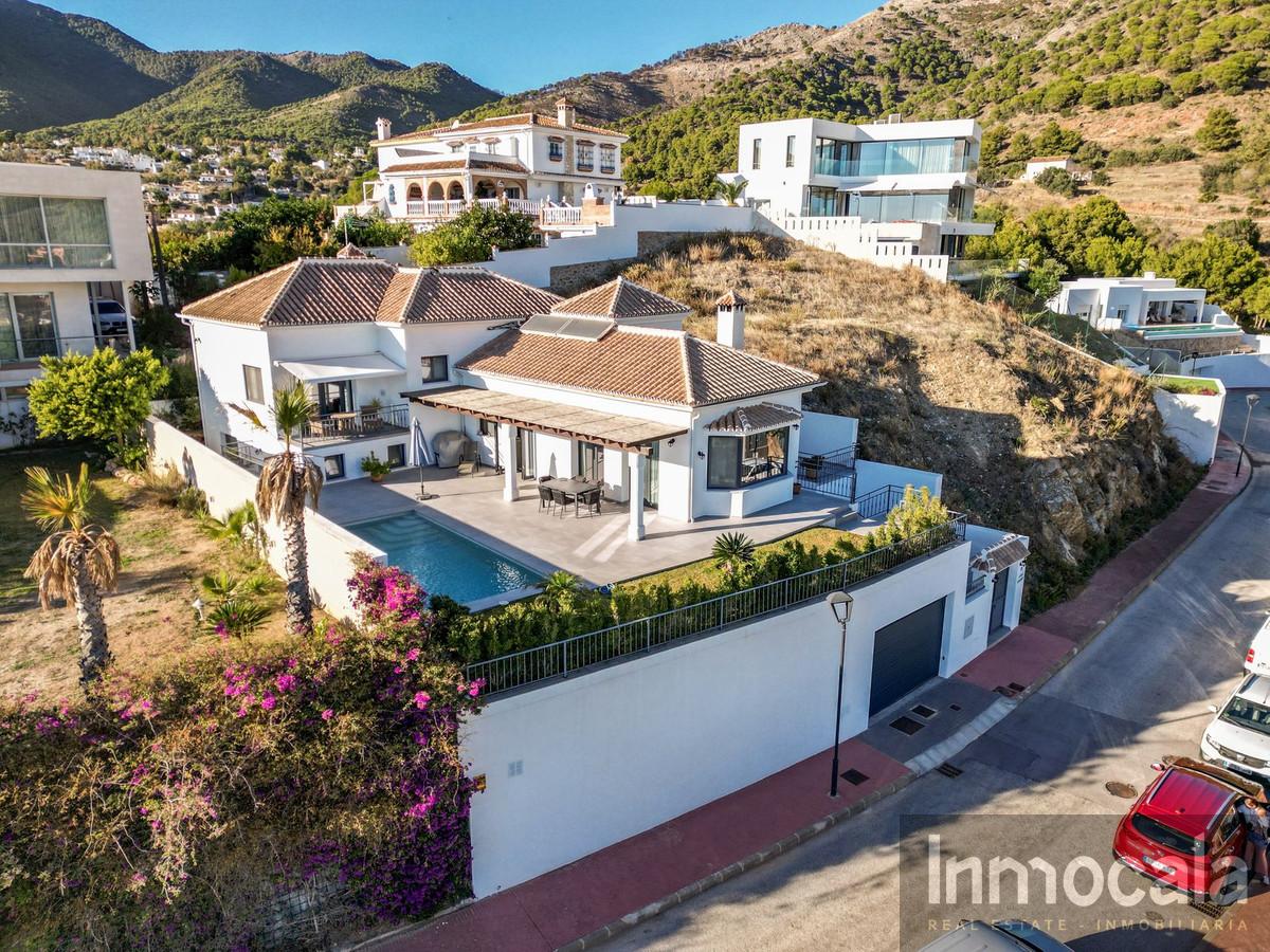 For sale of villa in Mijas