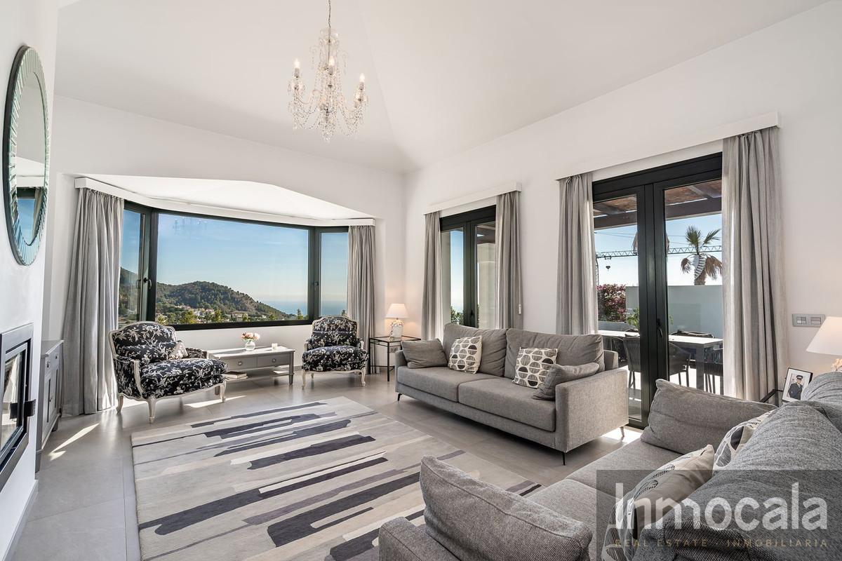 For sale of villa in Mijas