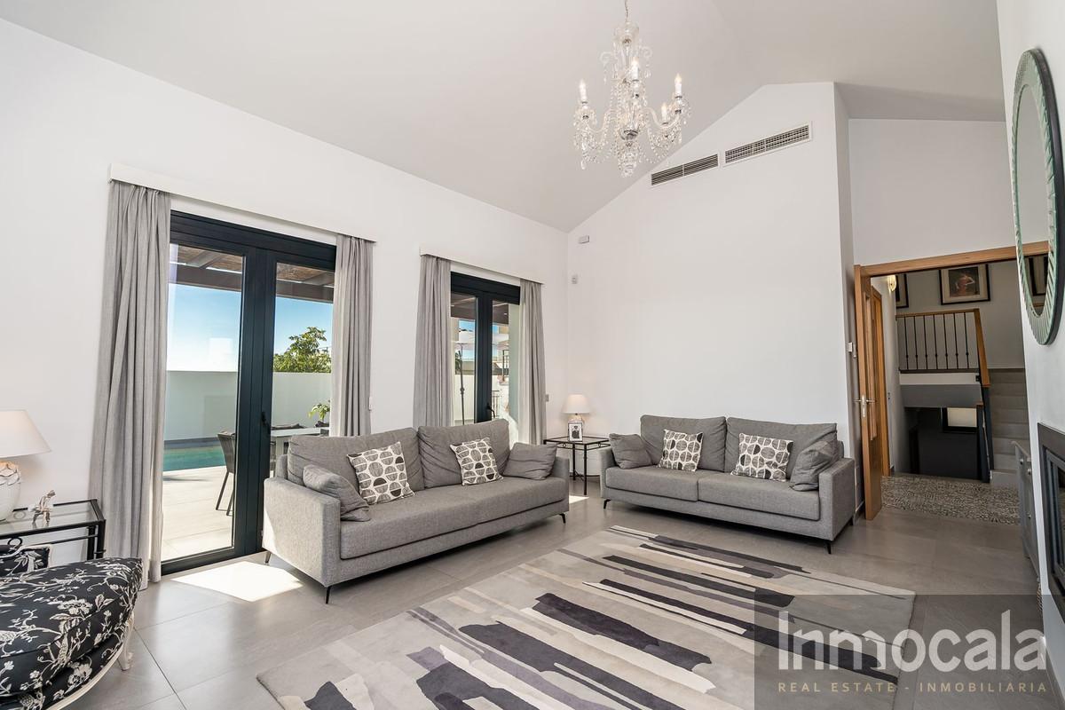 For sale of villa in Mijas