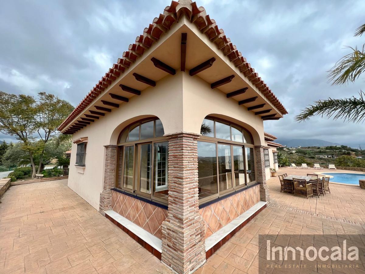 For sale of villa in Mijas