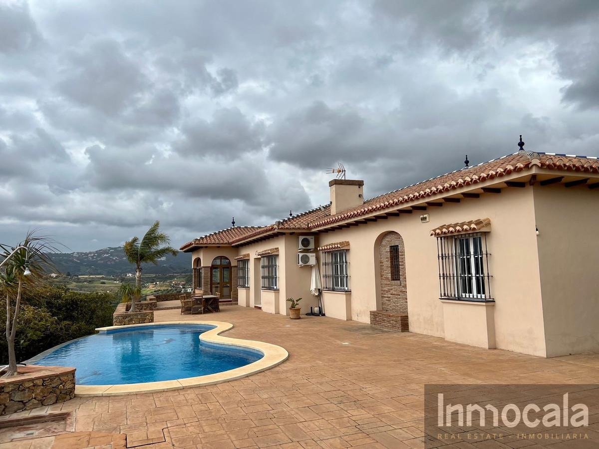 For sale of villa in Mijas
