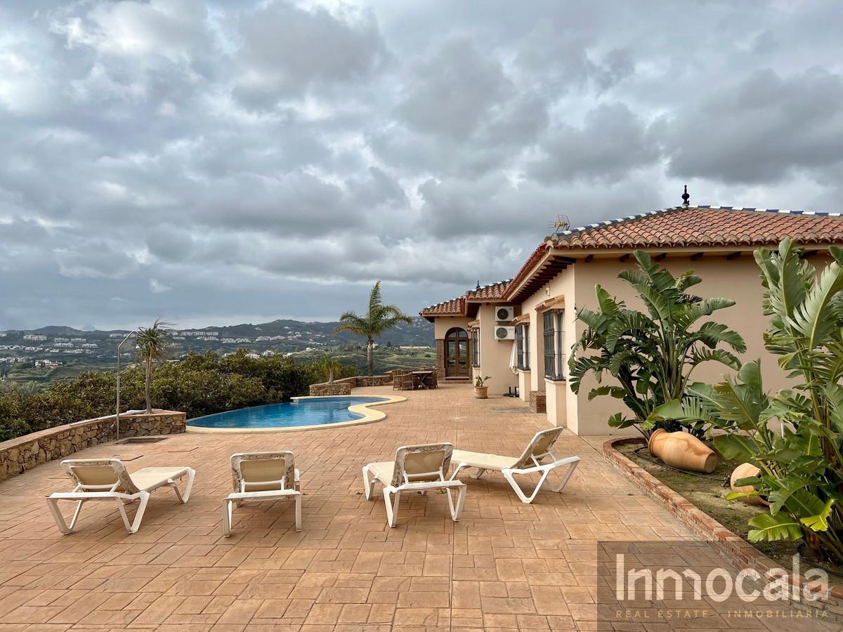 For sale of villa in Mijas