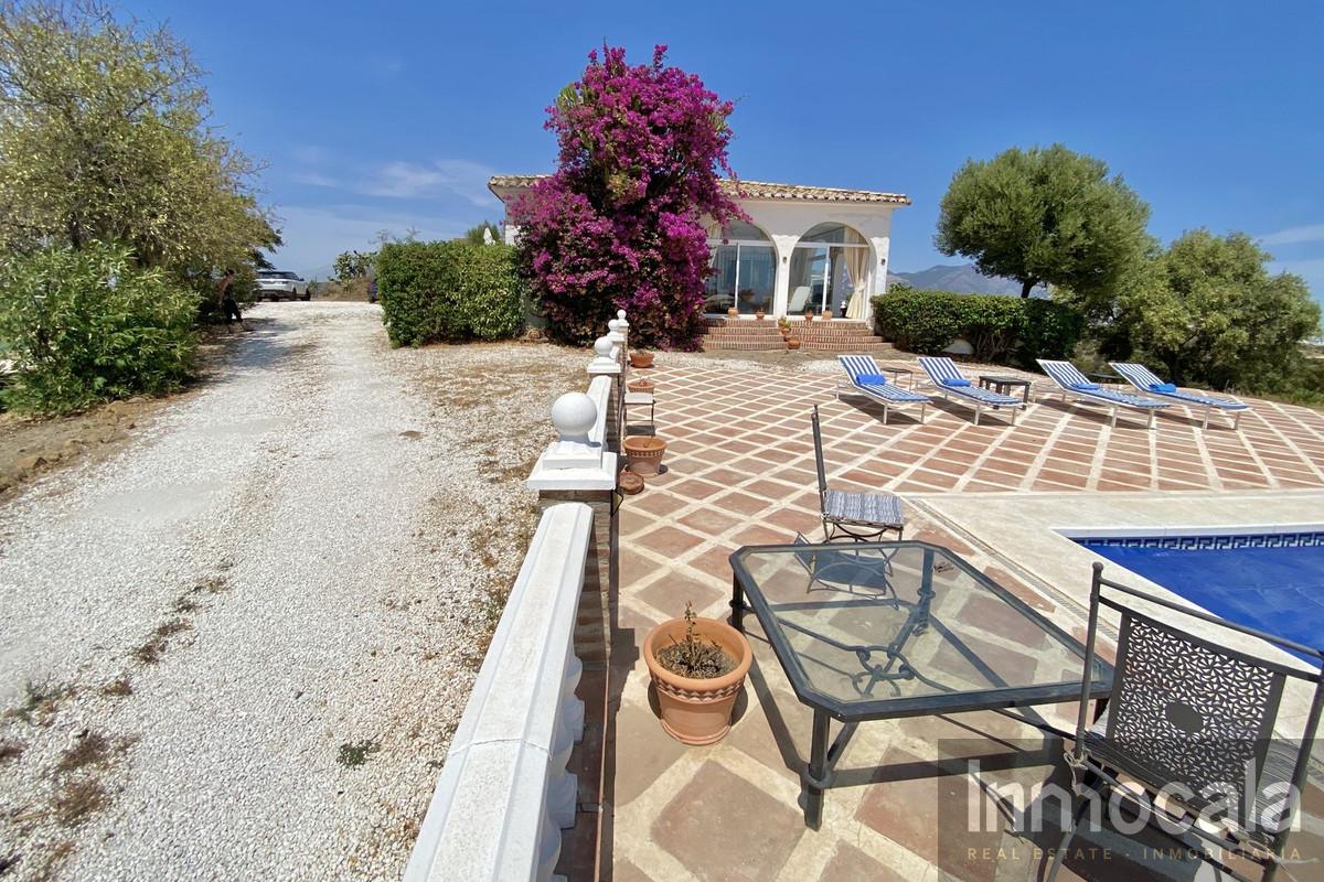For sale of villa in La Cala de Mijas