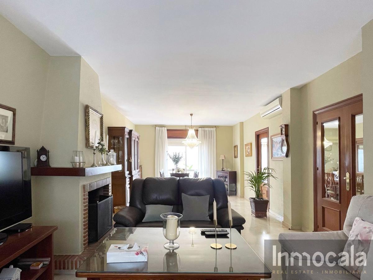 For sale of villa in Fuengirola