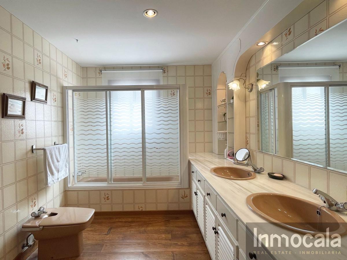 For sale of villa in Fuengirola