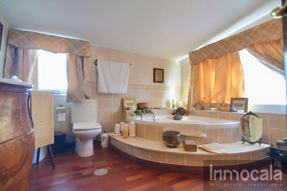 For sale of villa in Mijas