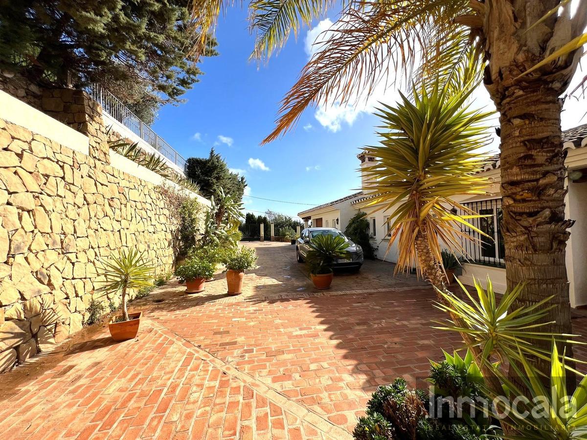 For sale of villa in Mijas