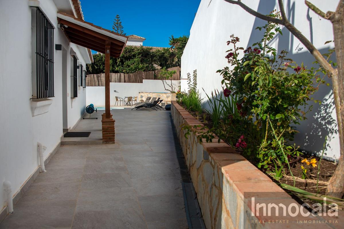 For sale of villa in La Cala de Mijas