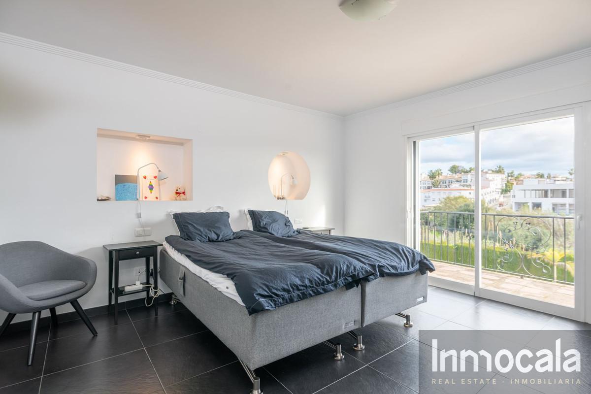 For sale of villa in Mijas