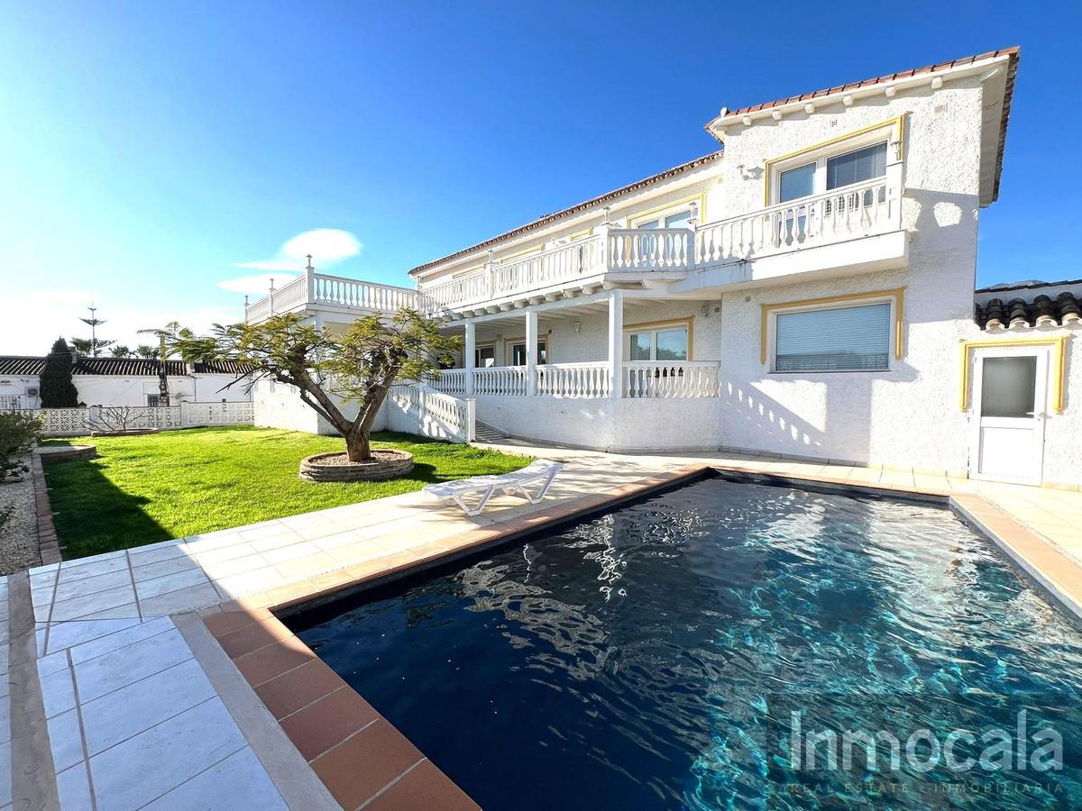 For sale of villa in Mijas