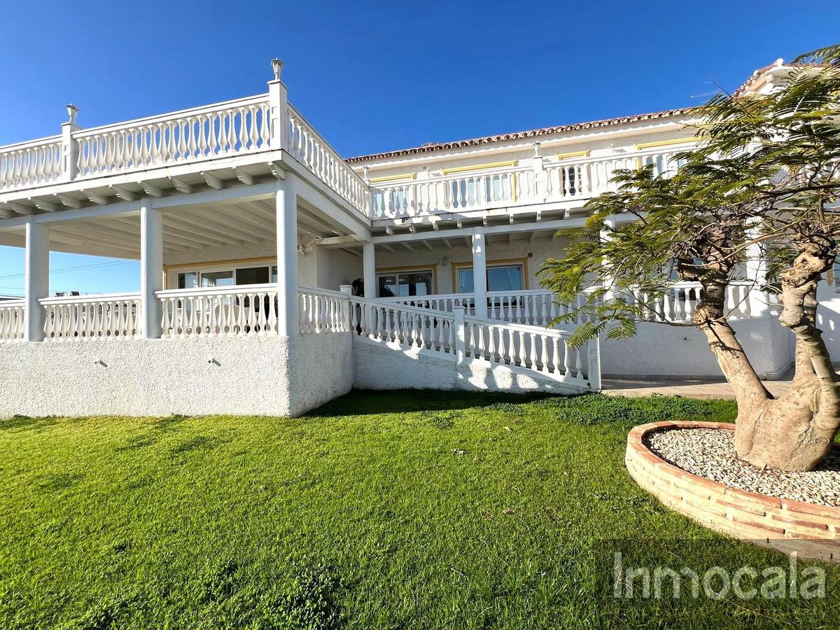 For sale of villa in Mijas