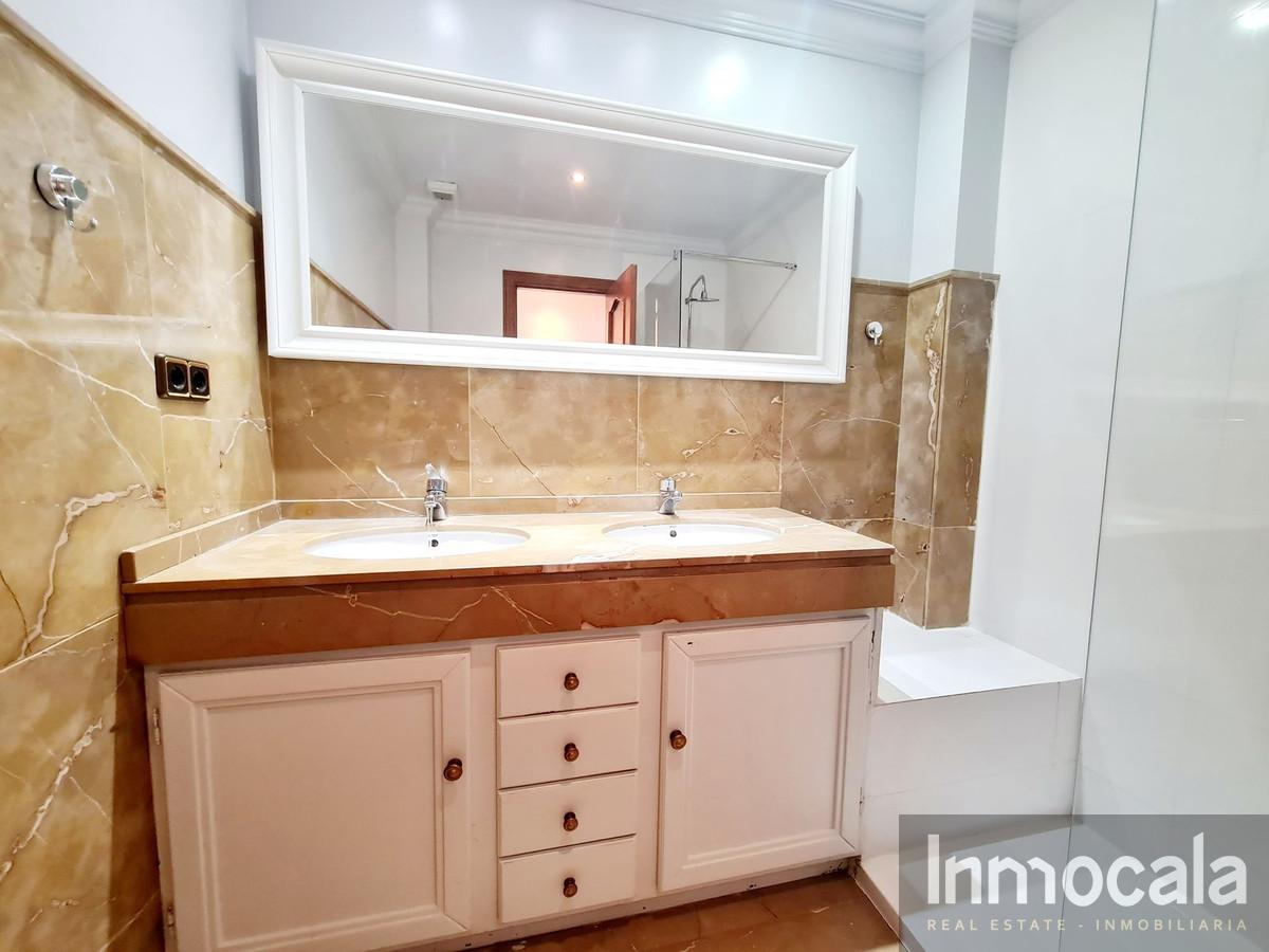 For sale of villa in Fuengirola