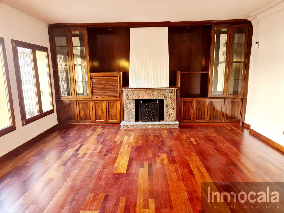 For sale of villa in Fuengirola