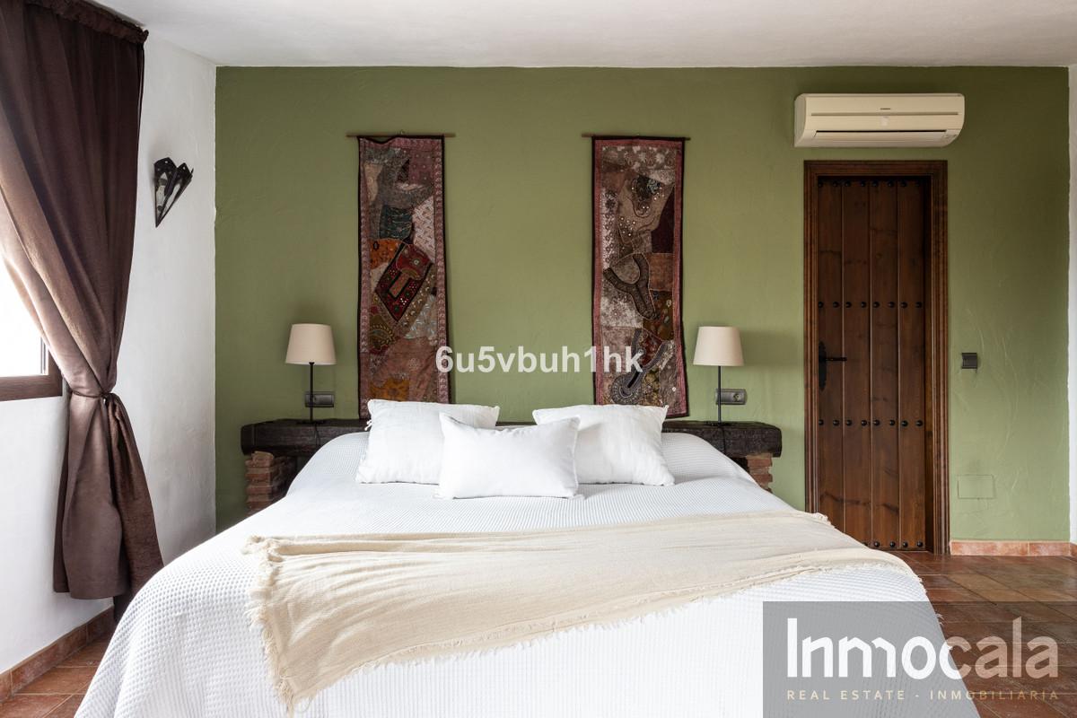For sale of villa in Mijas