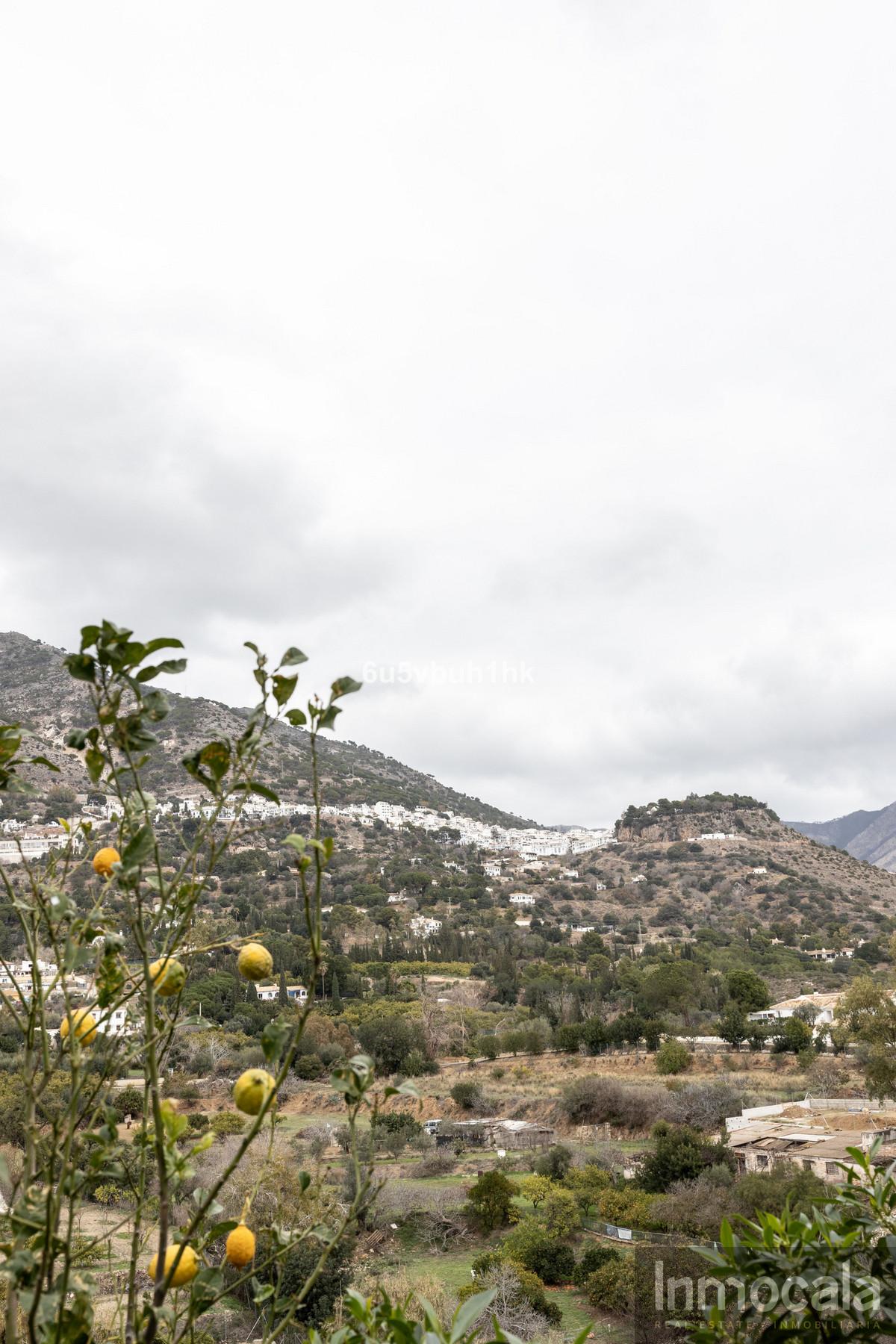 For sale of villa in Mijas