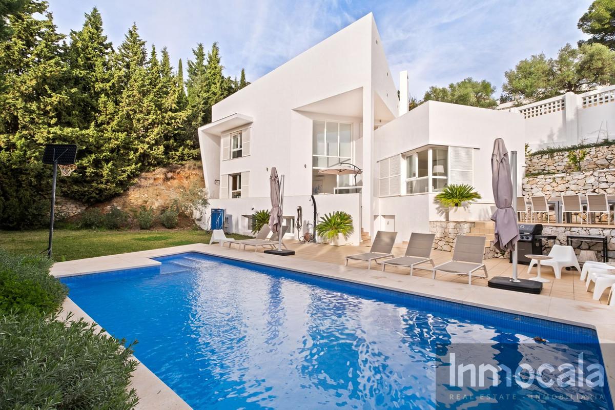 For sale of villa in Mijas