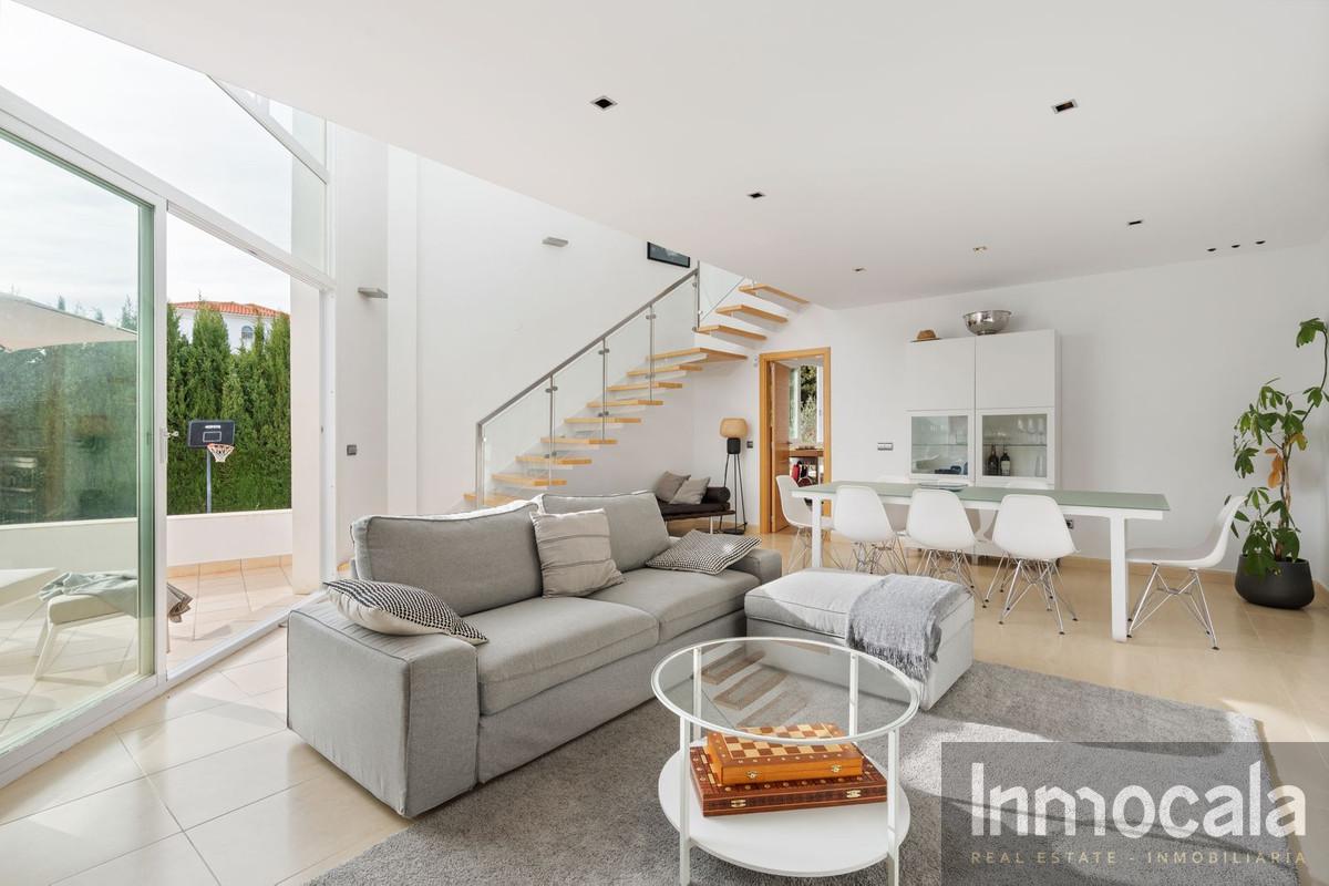 For sale of villa in Mijas