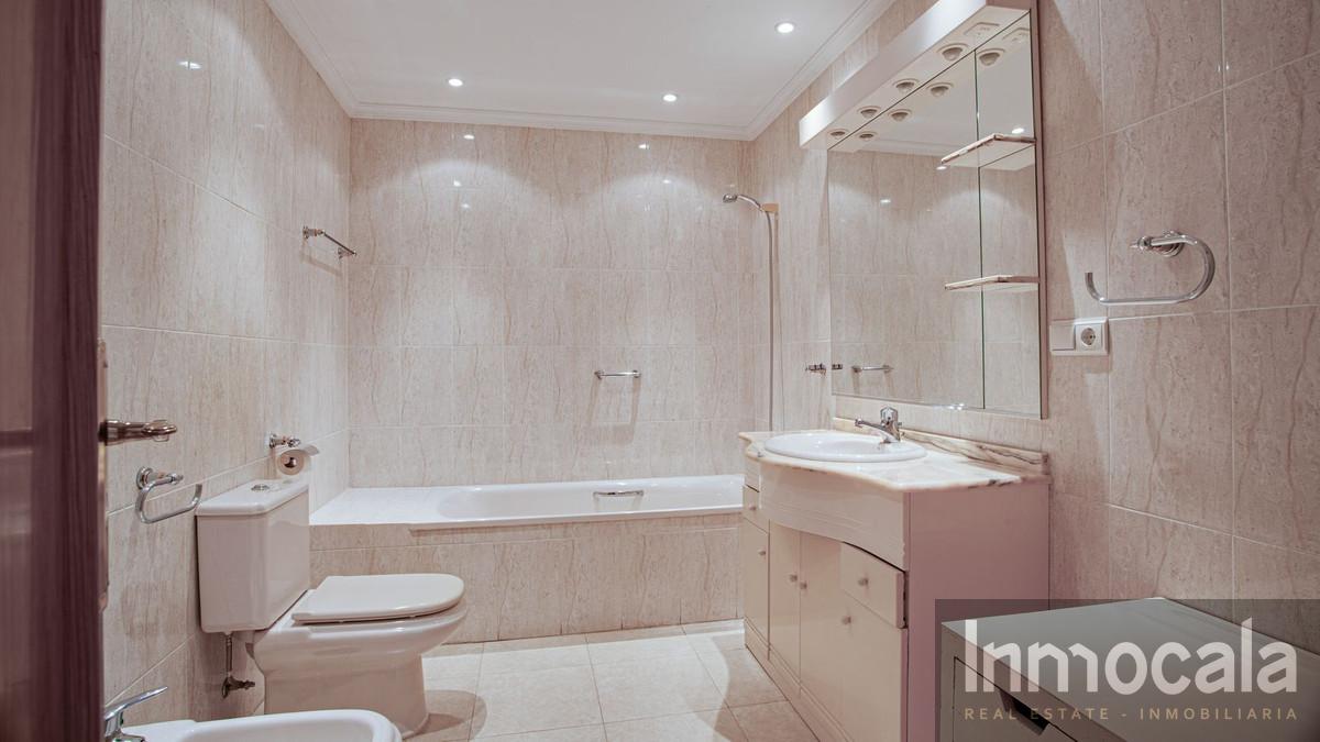 For sale of villa in Fuengirola