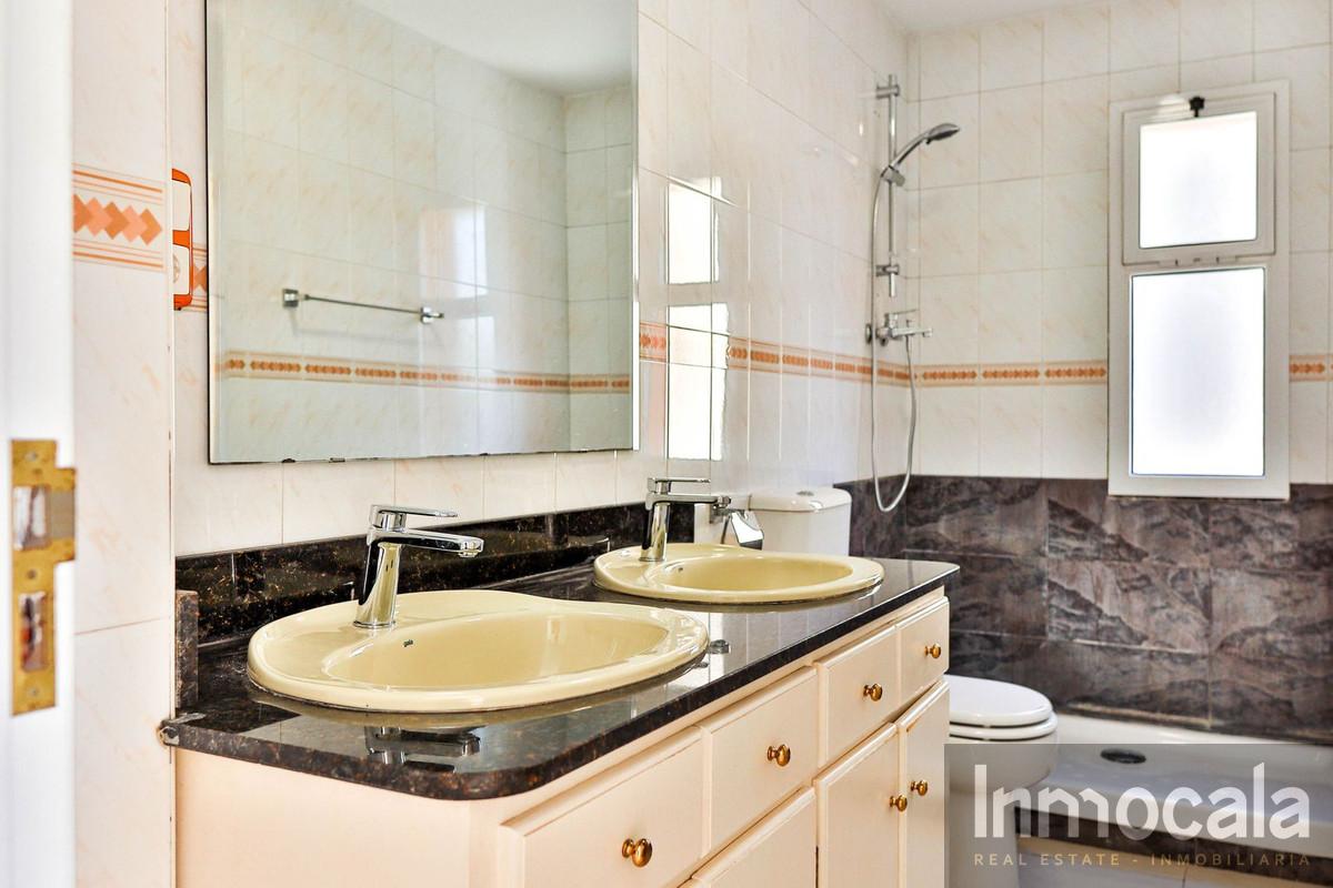 For sale of villa in Mijas