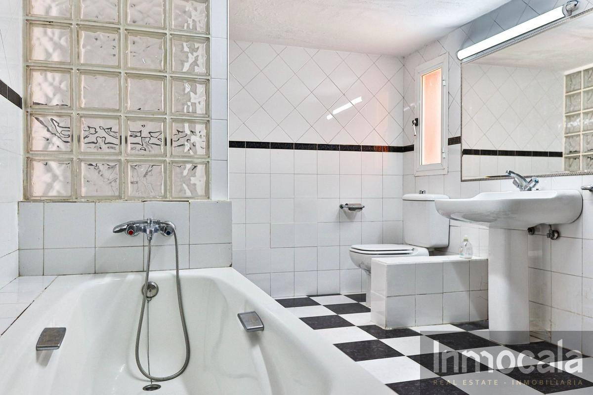 For sale of villa in Mijas