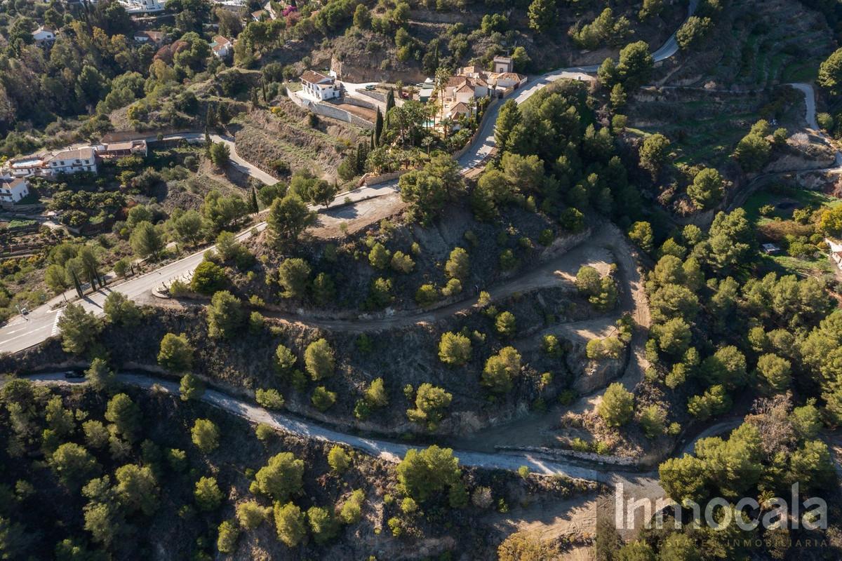 For sale of land in Mijas