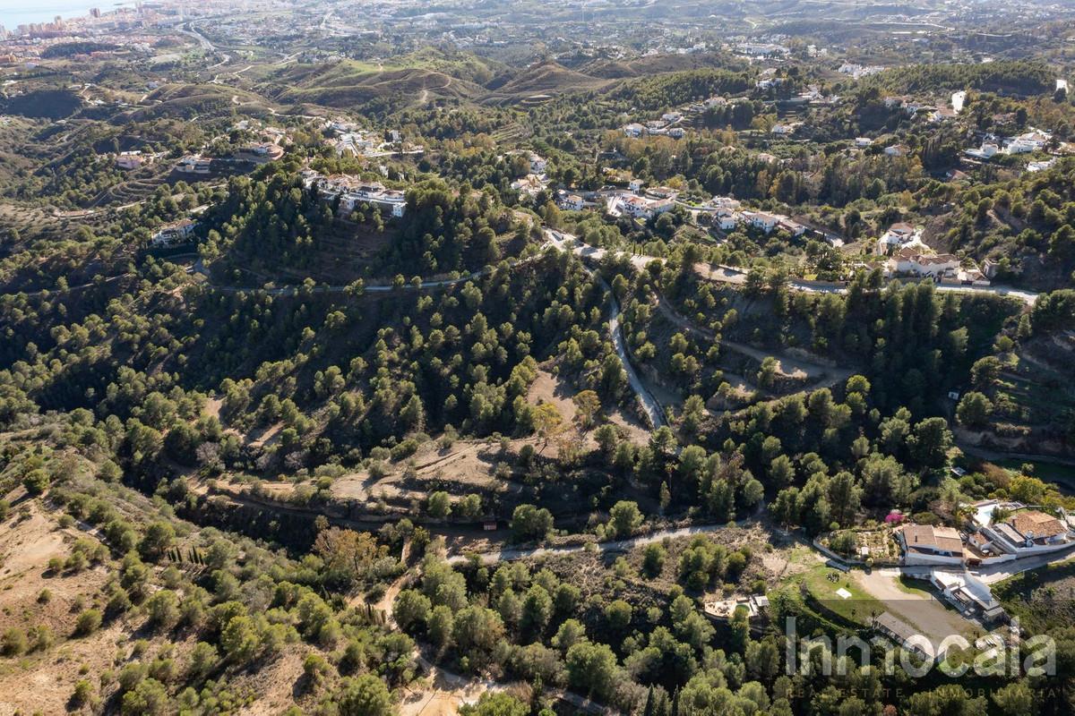 For sale of land in Mijas