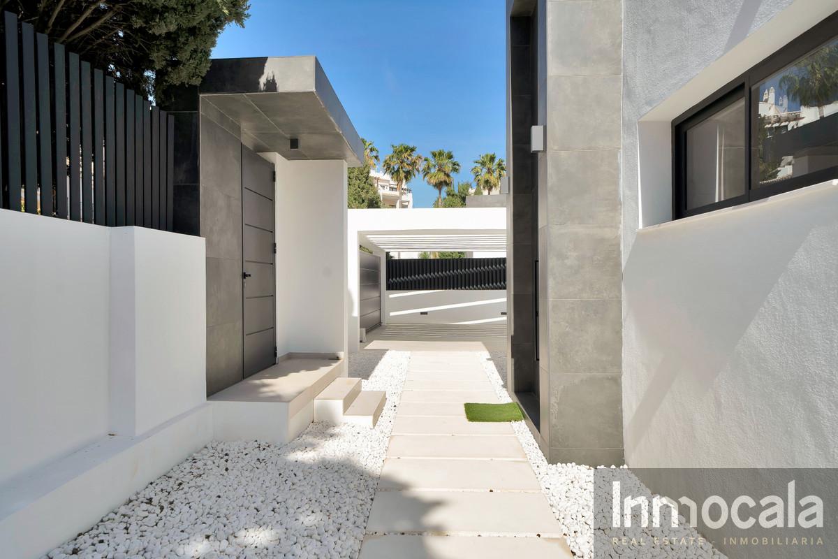 For sale of villa in Mijas