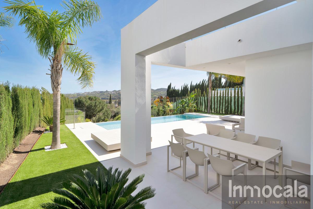 For sale of villa in Mijas