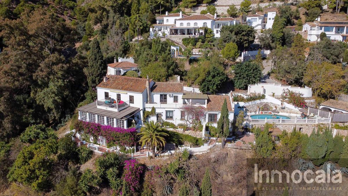 For sale of villa in Mijas