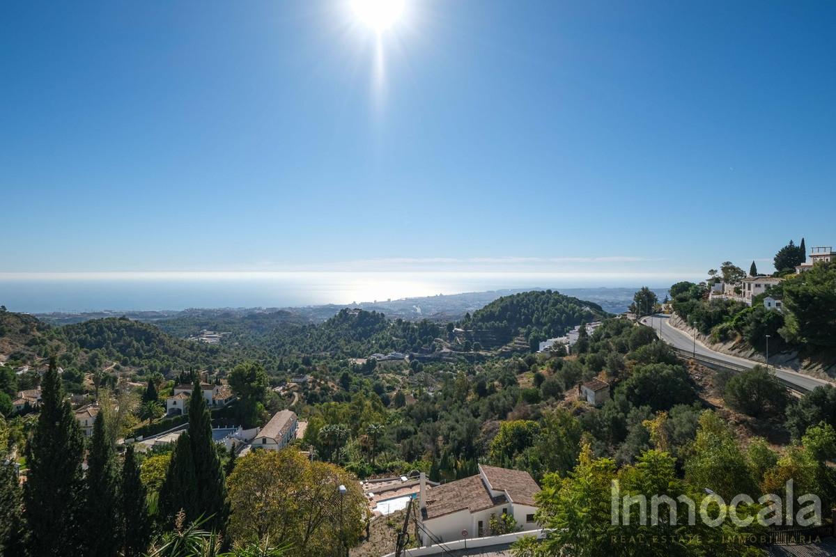 For sale of villa in Mijas