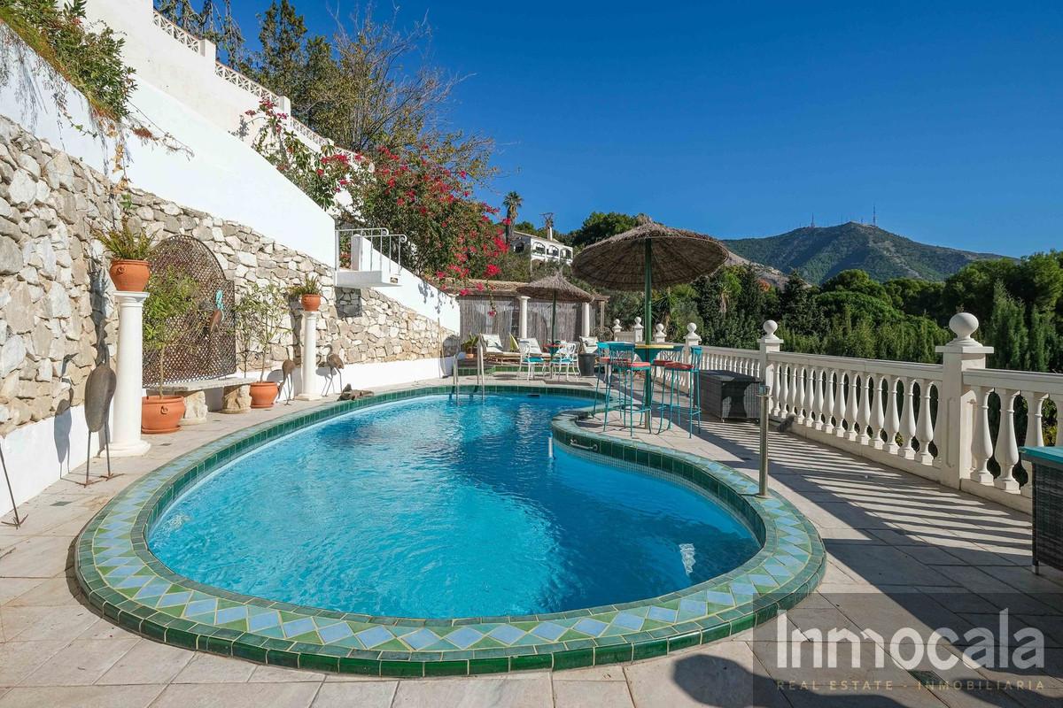 For sale of villa in Mijas