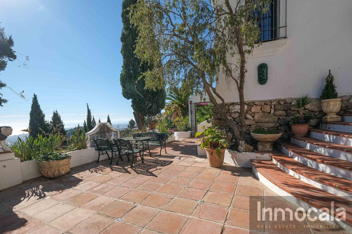 For sale of villa in Mijas